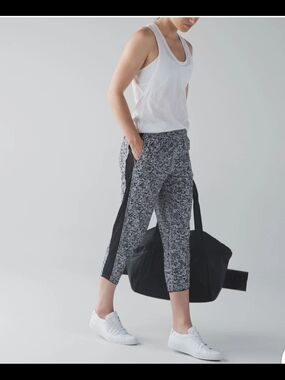 lululemon athletica Black & White Marled Cropped Active Capris